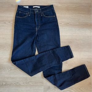 Levi’s Mile High Skinny Jeans